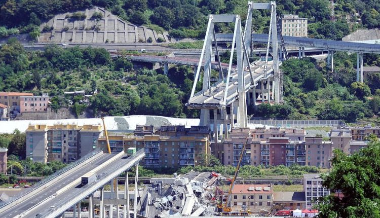 Crollo Ponte Morandi: gli ingegneri scrivono al Premier Conte