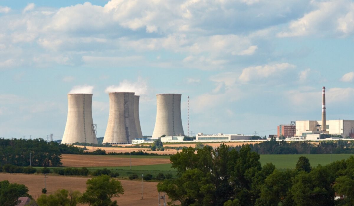 ingegnere centrale nucleare colore capanno biciclette