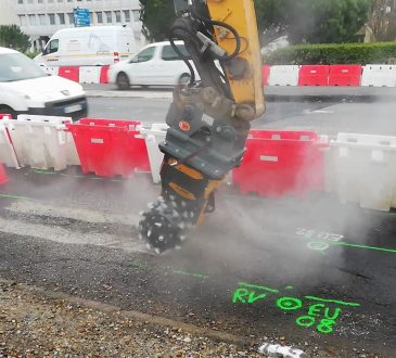 MB Crusher traccia la strada per l’aeroporto di Bordeaux Merignac