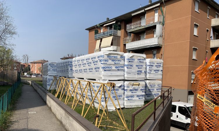 La ristrutturazione energetica di un condominio in Lombardia con Isotec