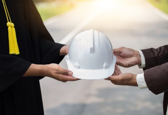 Come laurearsi con 110 e lode in Ingegneria? Consigli e percorsi