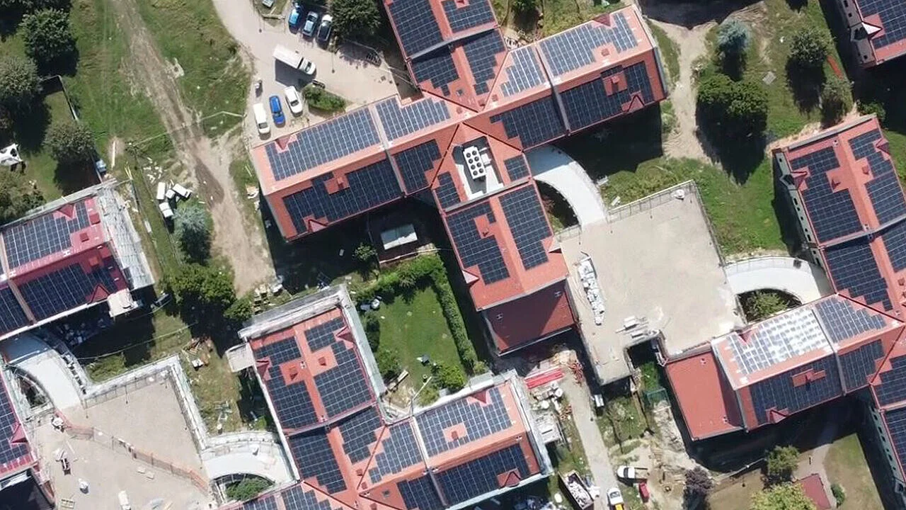 Realizzare un impianto da 1 MW su più edifici di una struttura socio-sanitaria