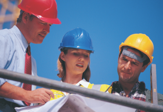 Differenze tra Ingegnere e Geometra nelle pratiche edilizie: guida completa