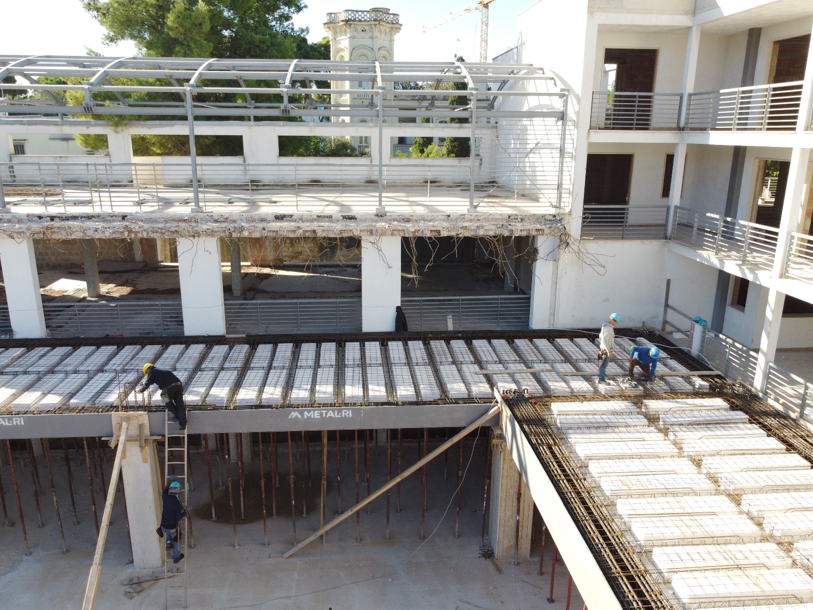 Intervento di ampliamento di un edificio commerciale a Bari con MTR® System 