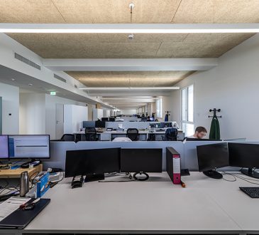 La luce come architettura della sostenibilità: il progetto illuminotecnico di Performance iN Lighting per la nuova sede di Marlegno