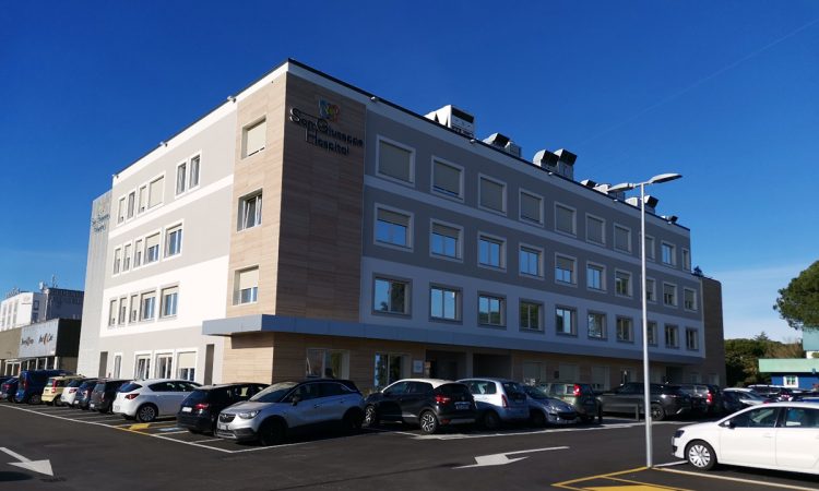Clinica privata ad Arezzo con isolamento sismico alla base: efficienza e comfort con il sistema TRIS®